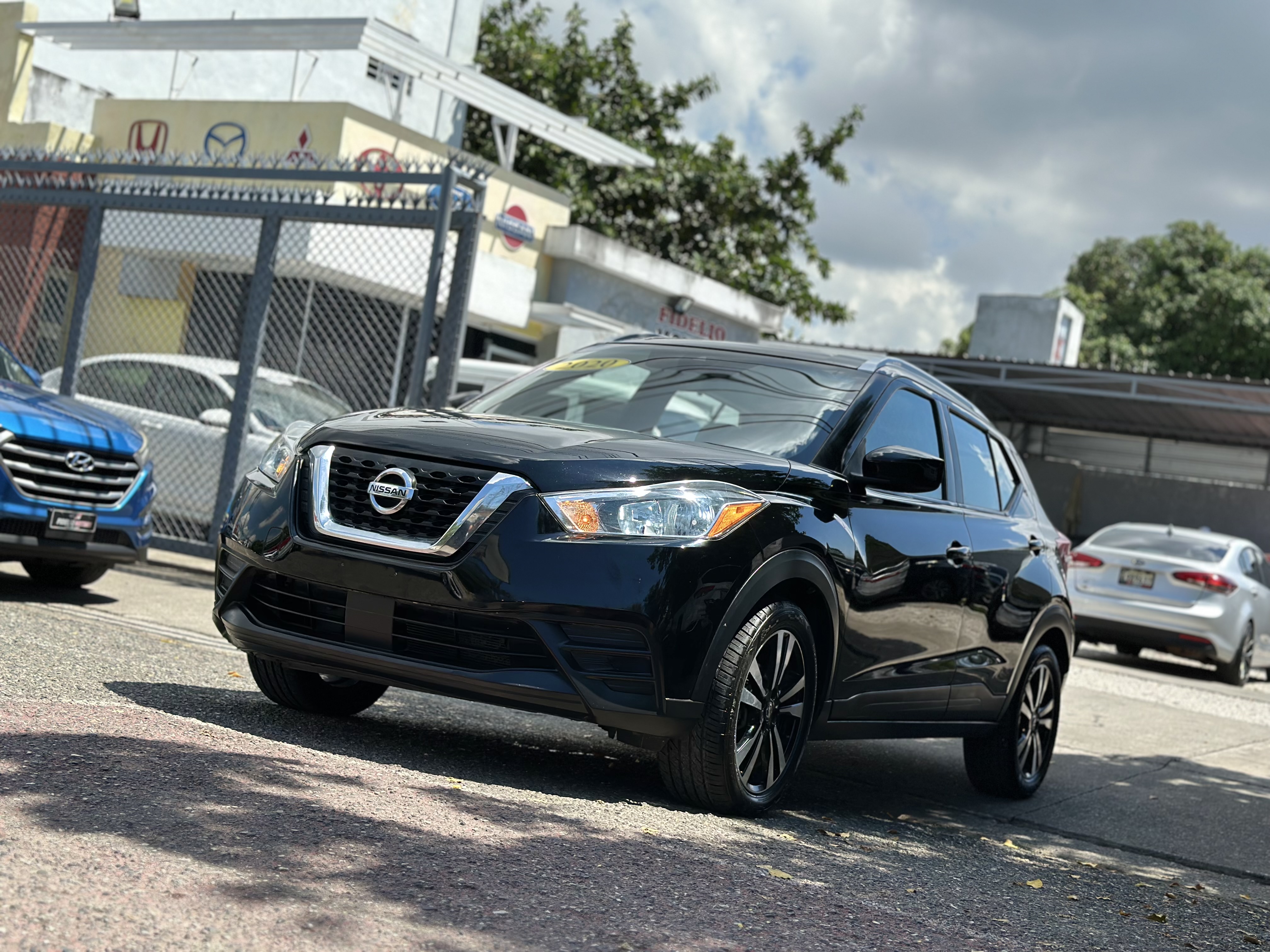 jeepetas y camionetas - 2020 NISSAN KICKS SV CLEAN CARFAX