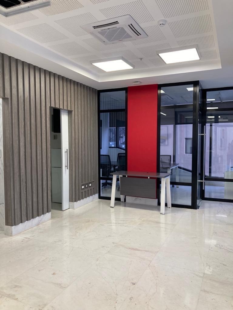 oficinas y locales comerciales - Alquiler en Torre moderna Oficina Amoblada  1