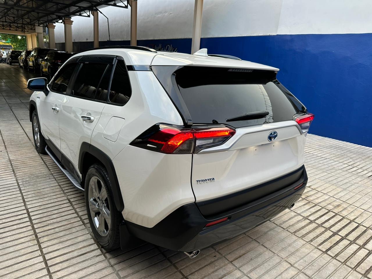 jeepetas y camionetas - 2021 Toyota RAV4 Limited Hybrid  2