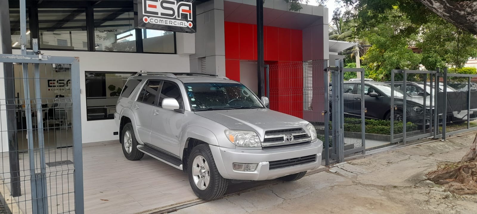 jeepetas y camionetas - Toyota 4runner SR5 2005 6