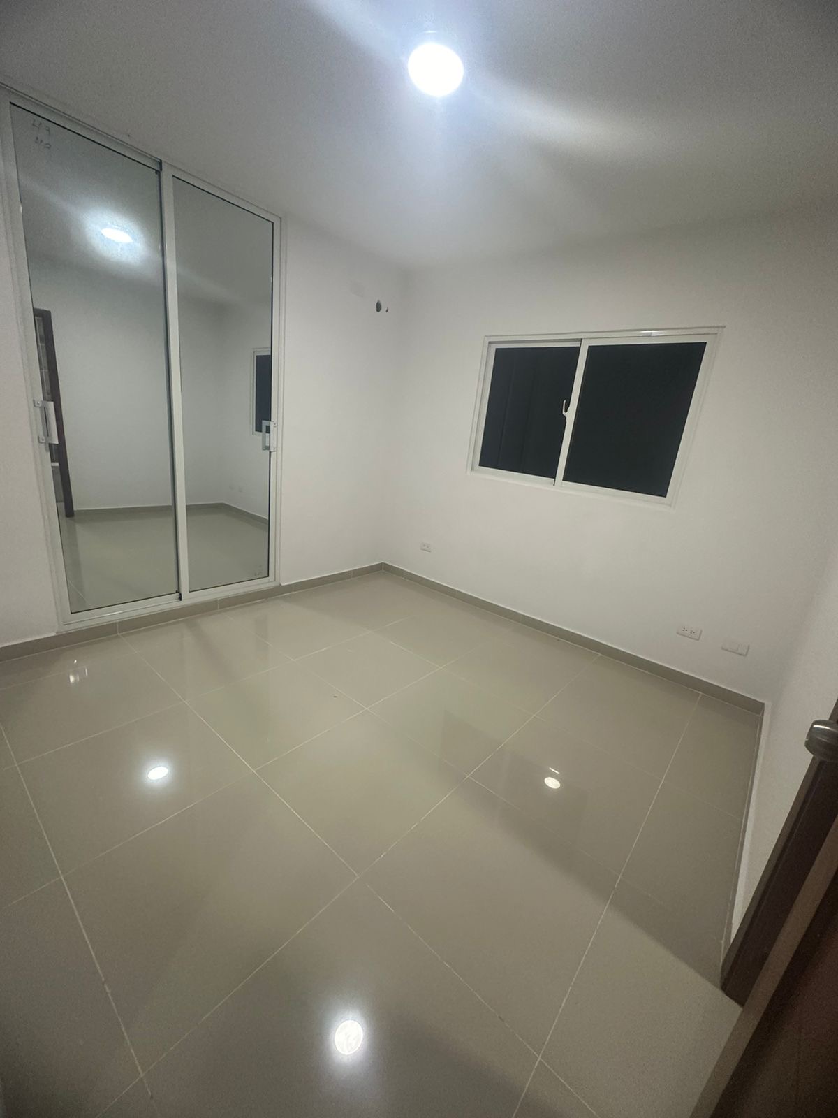 apartamentos - Vendo alamaneda nuevo Ph tres hab dos baños terraz