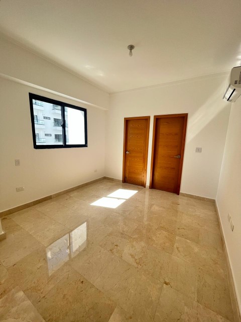apartamentos - Se alquila hermoso apartamento con linea blanca en el sector de Serralles  9
