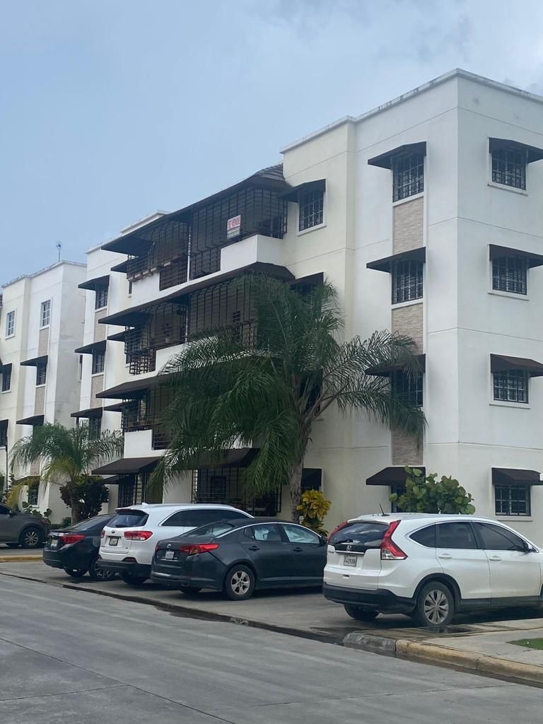 apartamentos - EN Venta Apartamento de 3 Habs en Residencial Cerrado en Santo domingo Este