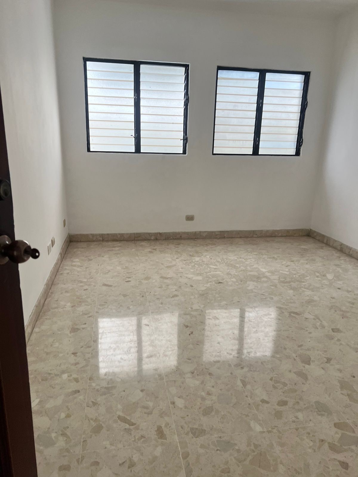 apartamentos - Vendo urbanización Fernández tercer nivel tres hab 4