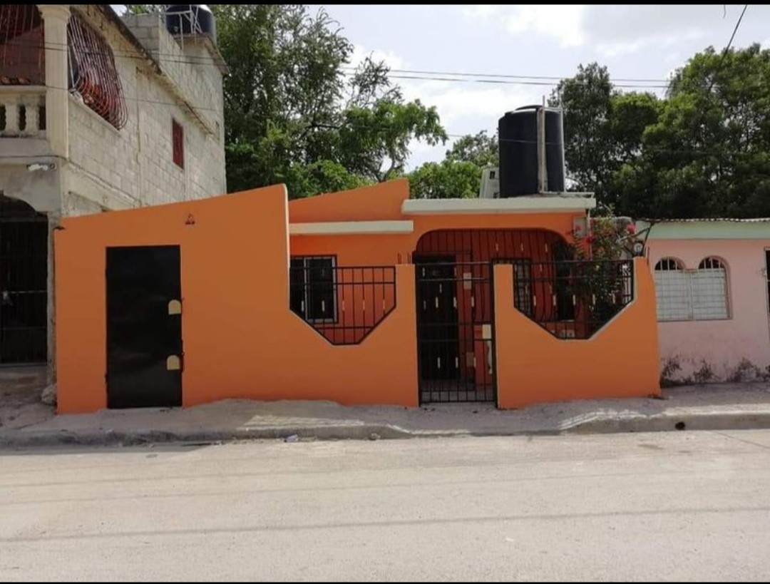 casas - Se Vende Casa en el Pedro Justo Carrion   de OPORTUNIDAD CON LOCAL COMERCIAL.