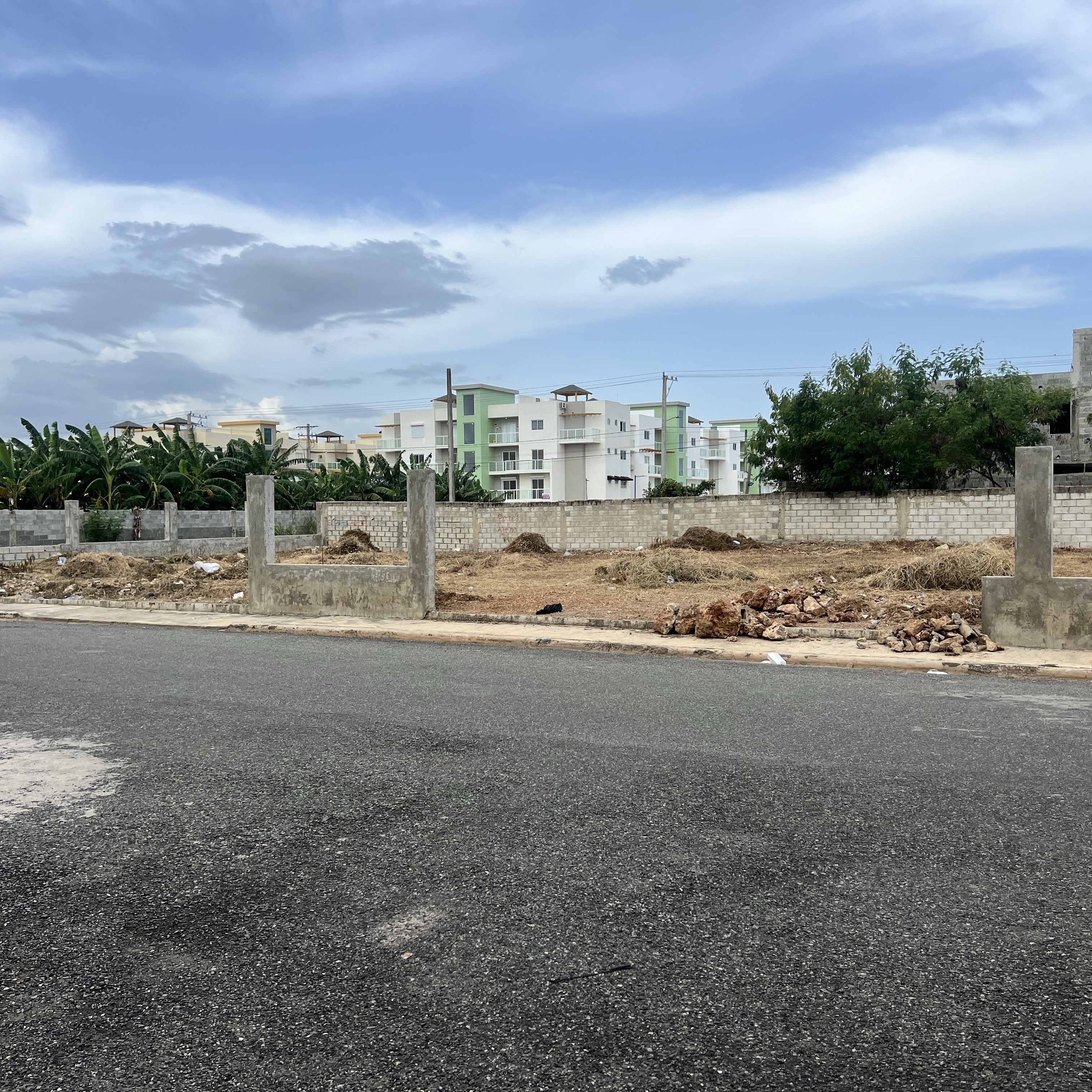 solares y terrenos - Se alquila local comercial de 900mts en la autopista de san Isidro 