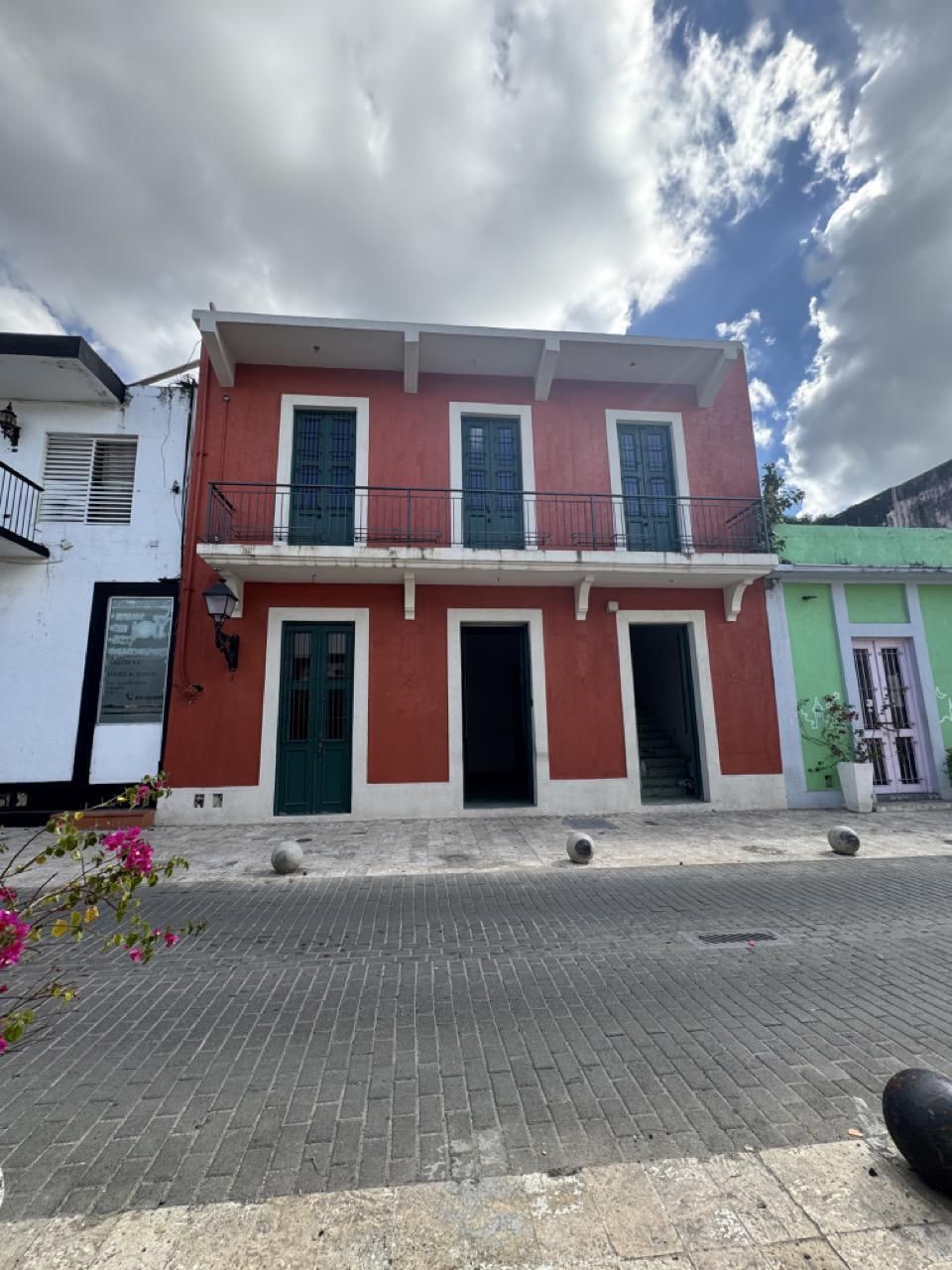 oficinas y locales comerciales - Local Zona Colonial Alquiler 402 metros