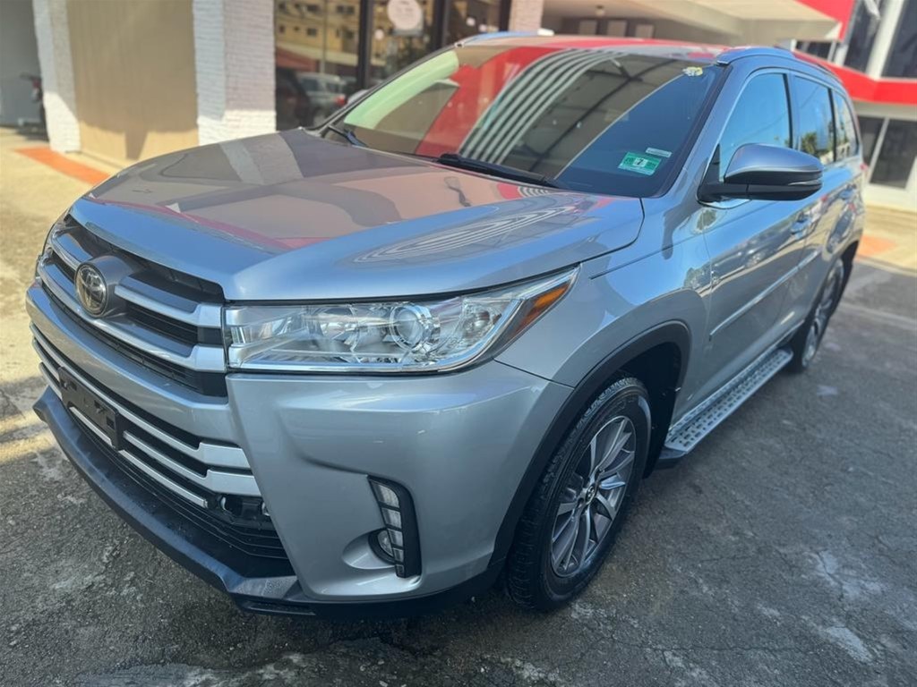 jeepetas y camionetas - 2018 Toyota Highlander XLE 4x4