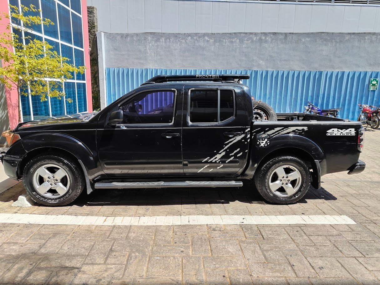 jeepetas y camionetas - Se vende Camioneta Nissan Frontier LE 2006 4x4 0