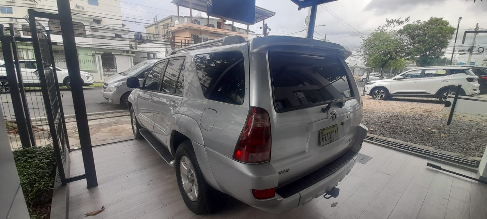 jeepetas y camionetas - Toyota 4runner SR5 2005 5