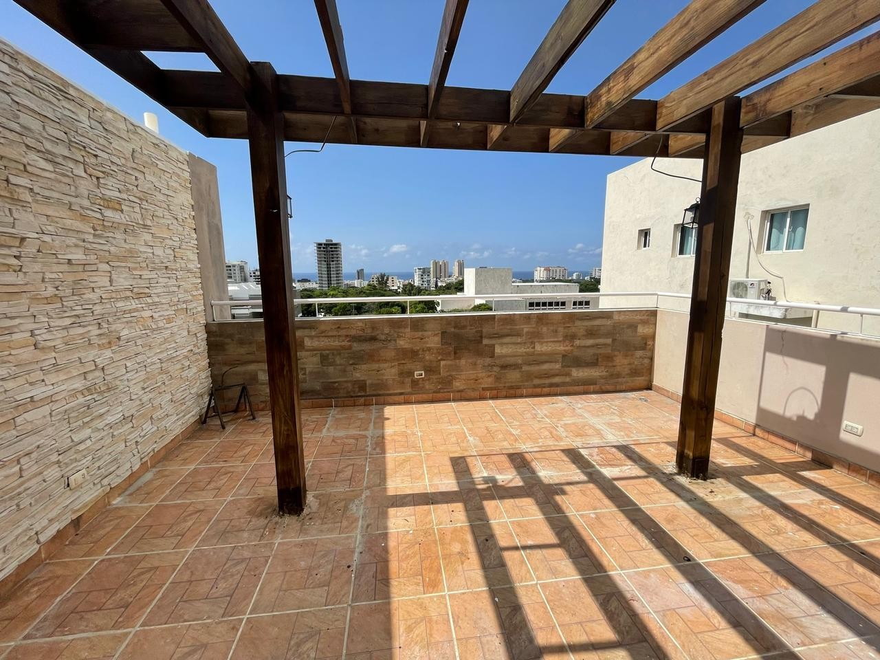 penthouses - Penthouse en Gazcue con espectacular vista y 4 parqueos 1