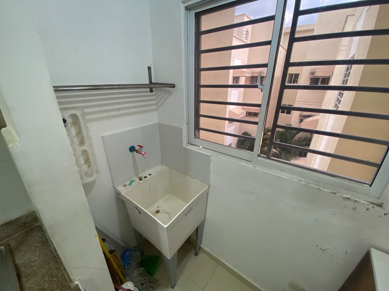 apartamentos - ALQUILO APART. TIPO PENTHOUSE EN 4TO PISO