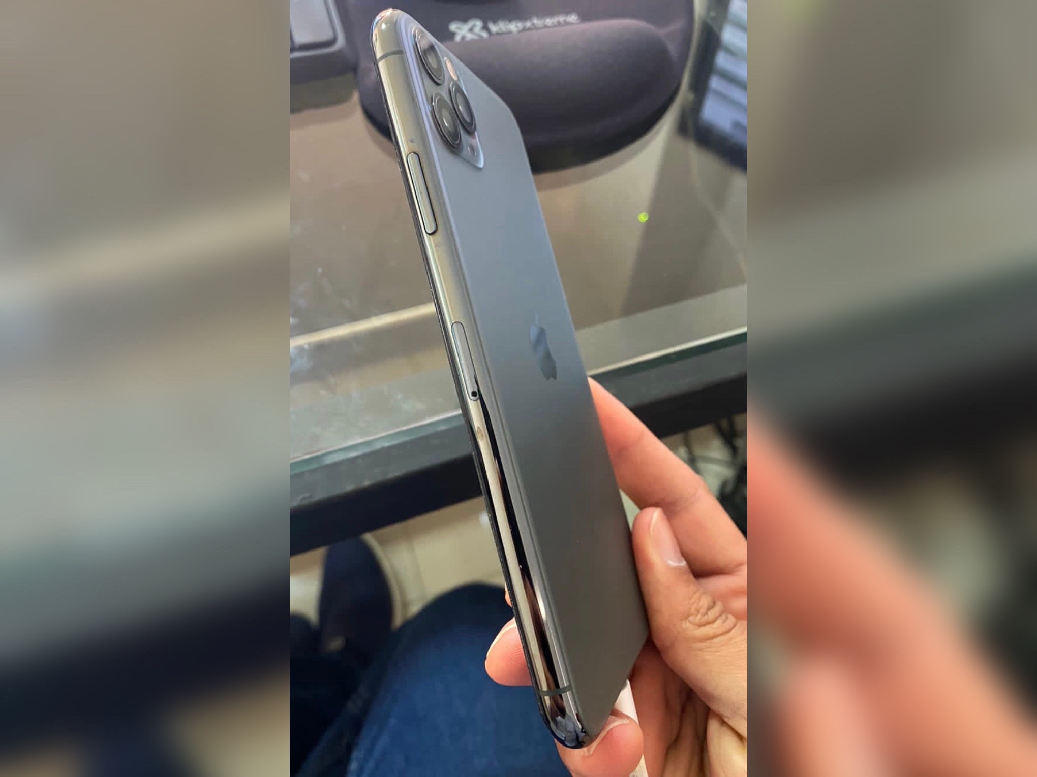 celulares y tabletas - iPhone 11 Pro Max 64GB (Factory), incluye AirPods Pro y Cover  1