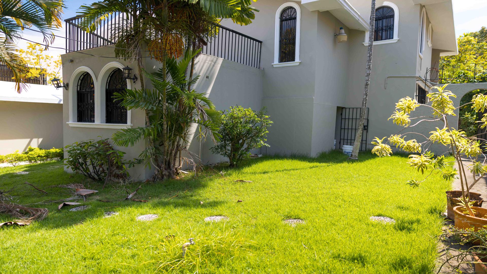 casas - Casa en Alquiler Amplia y Fresca Urb. Fernández 3