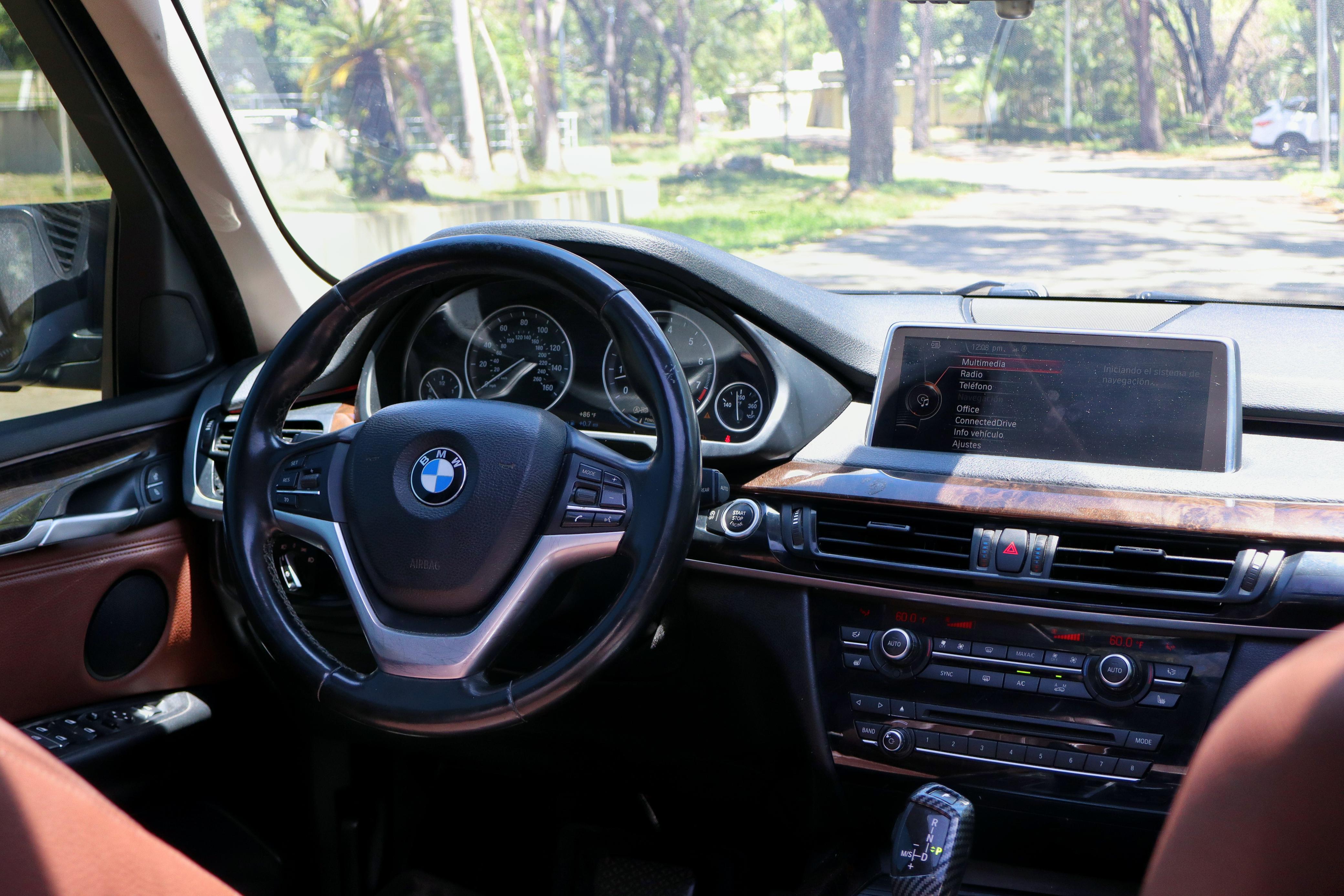jeepetas y camionetas - Montate en esta impecable BMW X5 2016 excelente condiciones  9