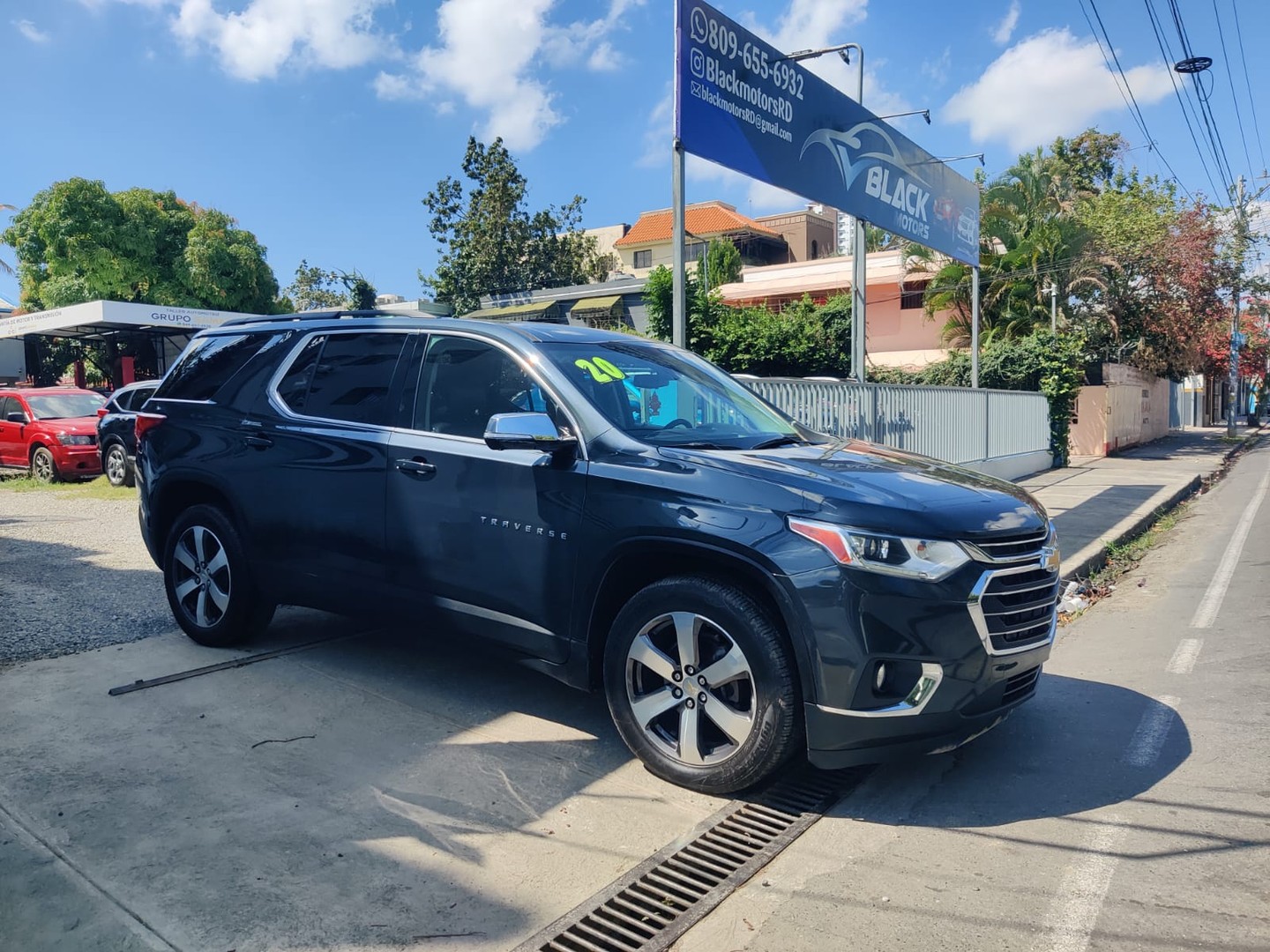 jeepetas y camionetas - CHEVROLET TRAVERSE LT 2020