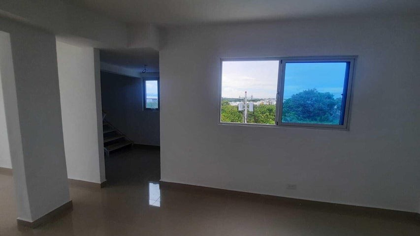 apartamentos - Apartamento en venta  en Venta Colinas Del Arroyo #24-249 tres dormitorios. 2