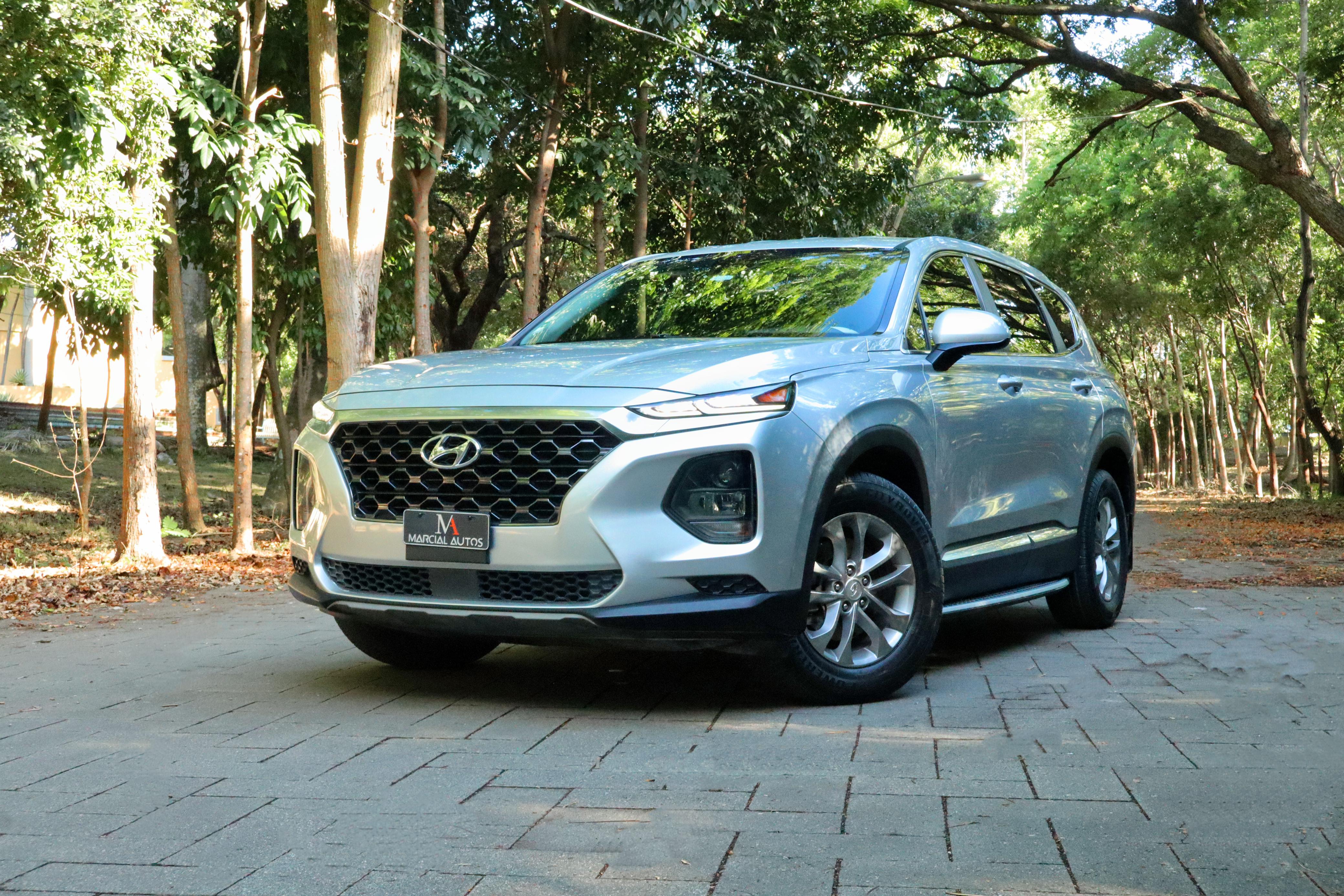 jeepetas y camionetas - Impecable hyundai santa fe SE 2019 excelente condiciones un solo dueño  2