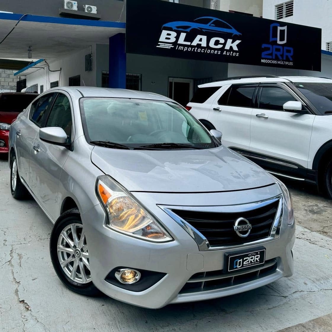 carros - Nissan Versa SV 2019