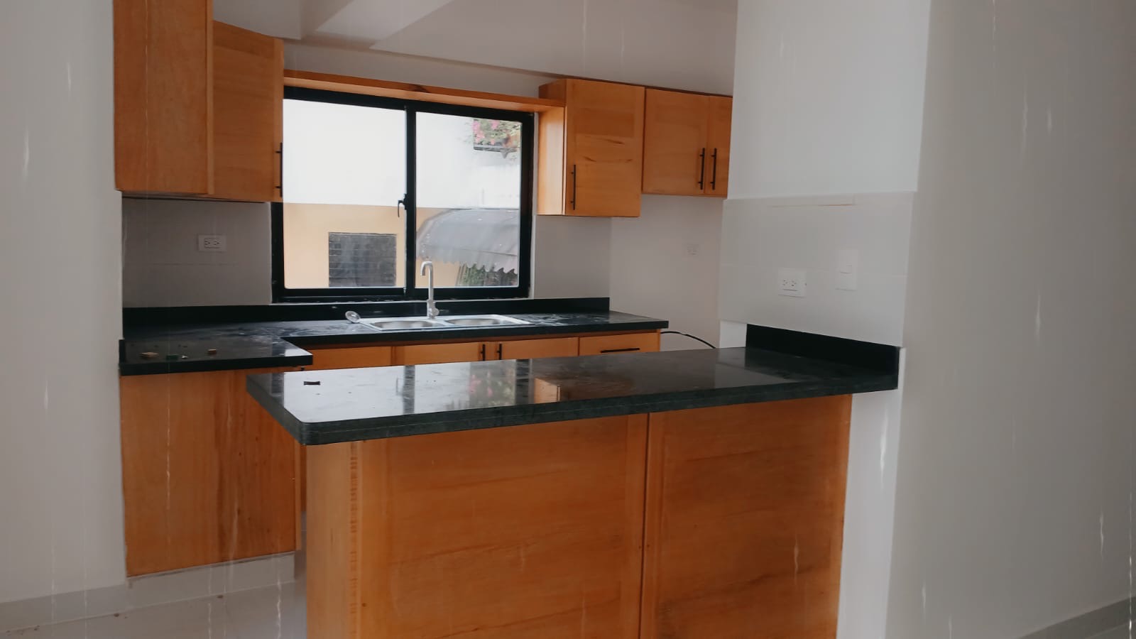 apartamentos - Se alquila en la Esperilla apto nuevo en un tercer 3