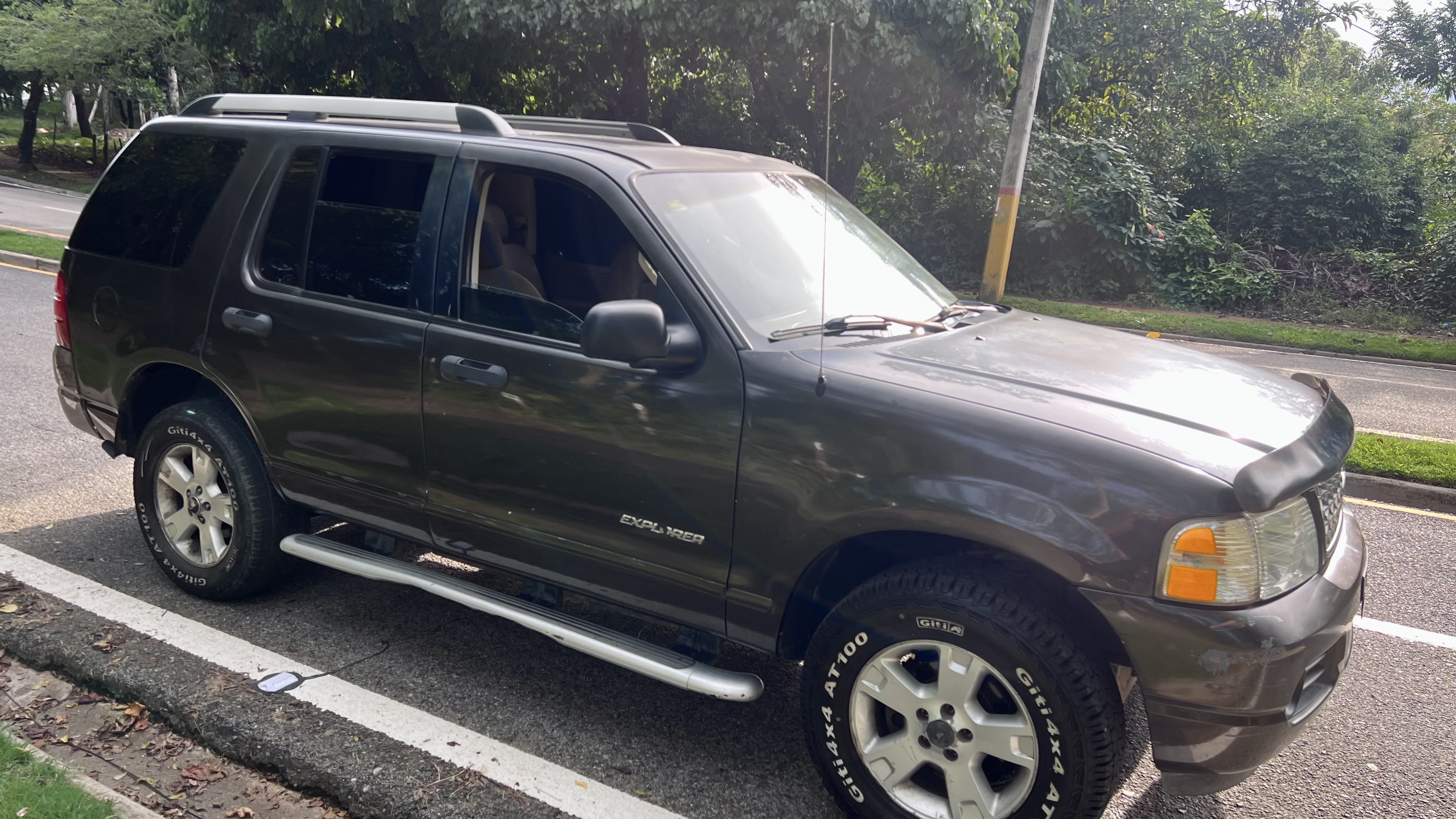 jeepetas y camionetas - Ford Explorer XLT 2005  5