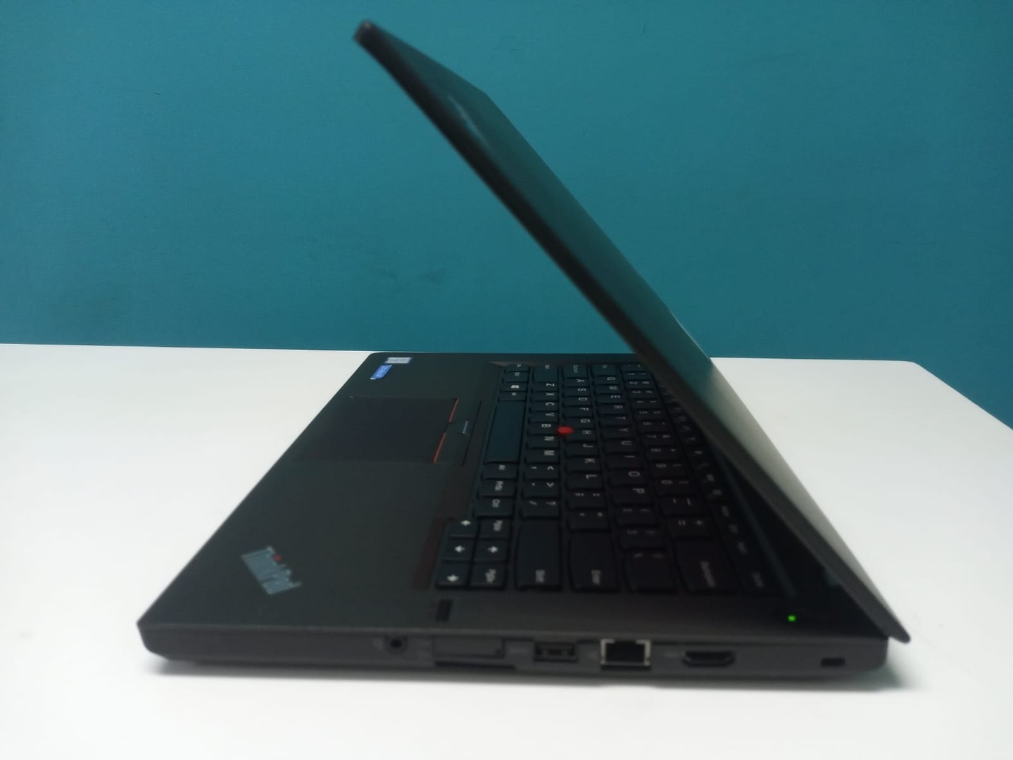 computadoras y laptops - Laptop, Lenovo ThinkPad T460 / 6th Gen, Intel Core i5 / 8GB DDR3 / 256GB SSD 4