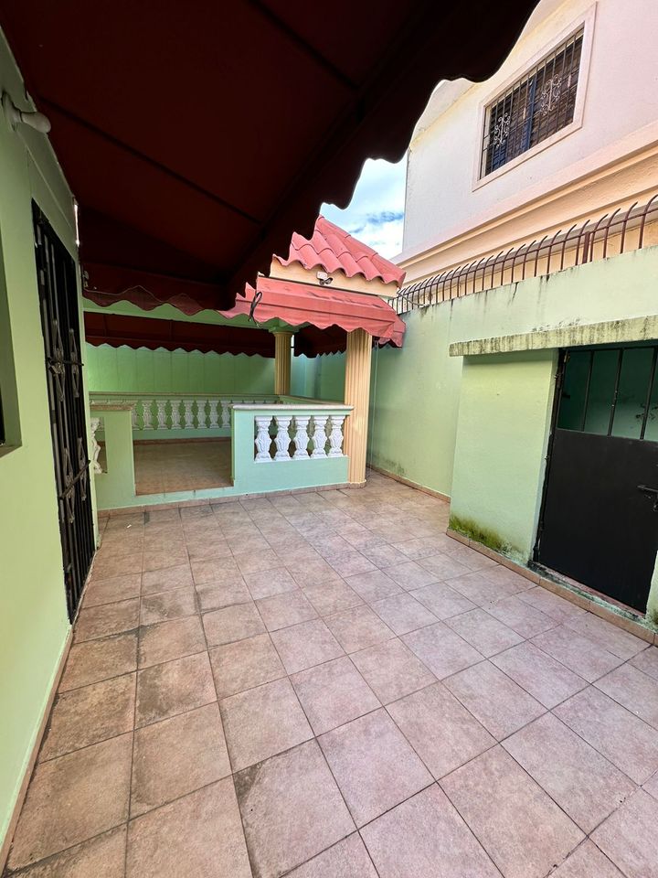 casas - Vendo casa lista, Vista Hermosa, Sto. Dgo. Este 7