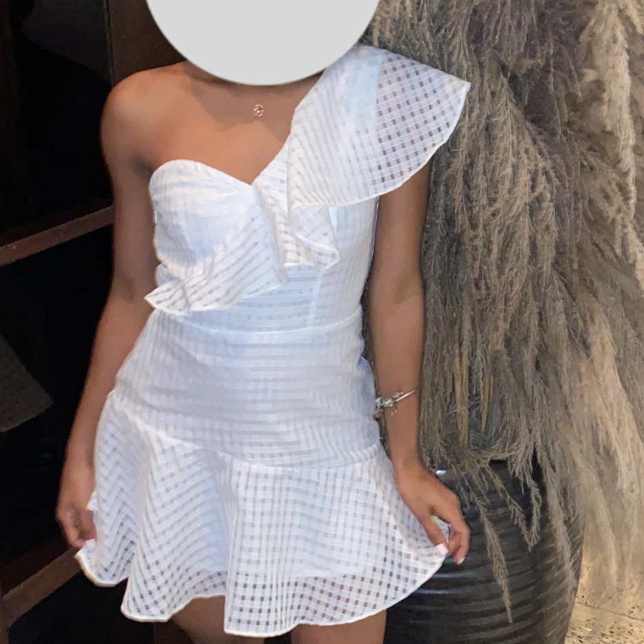 ropa para mujer - vestido blanco para fiestas, cumpleaños, salida de noche o un brunch. 