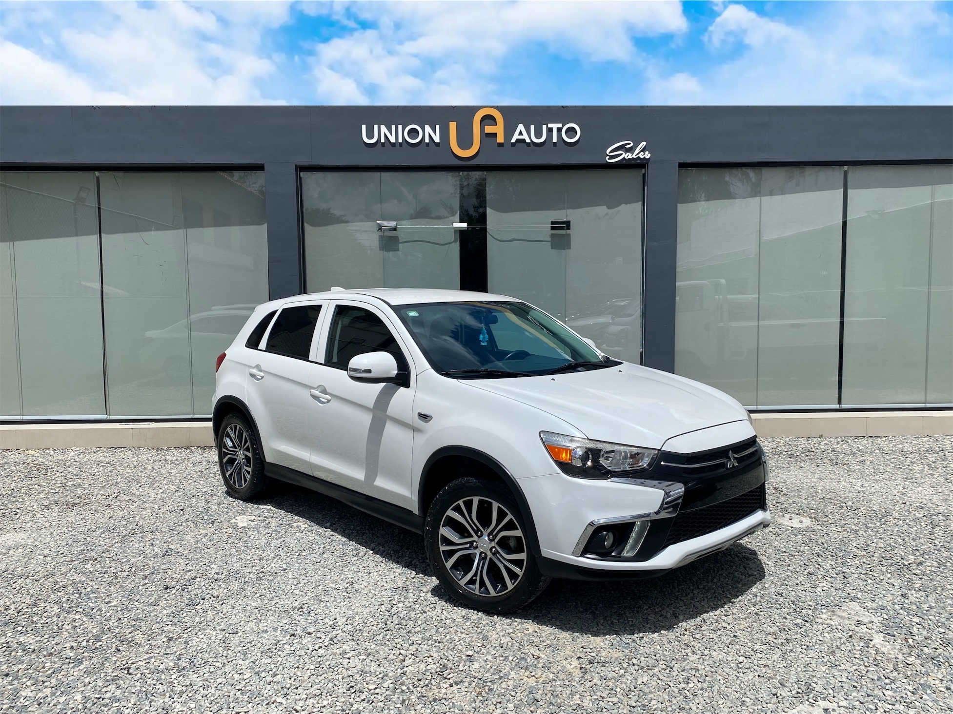 jeepetas y camionetas - Mitsubishi Outlander Sport SE 2019