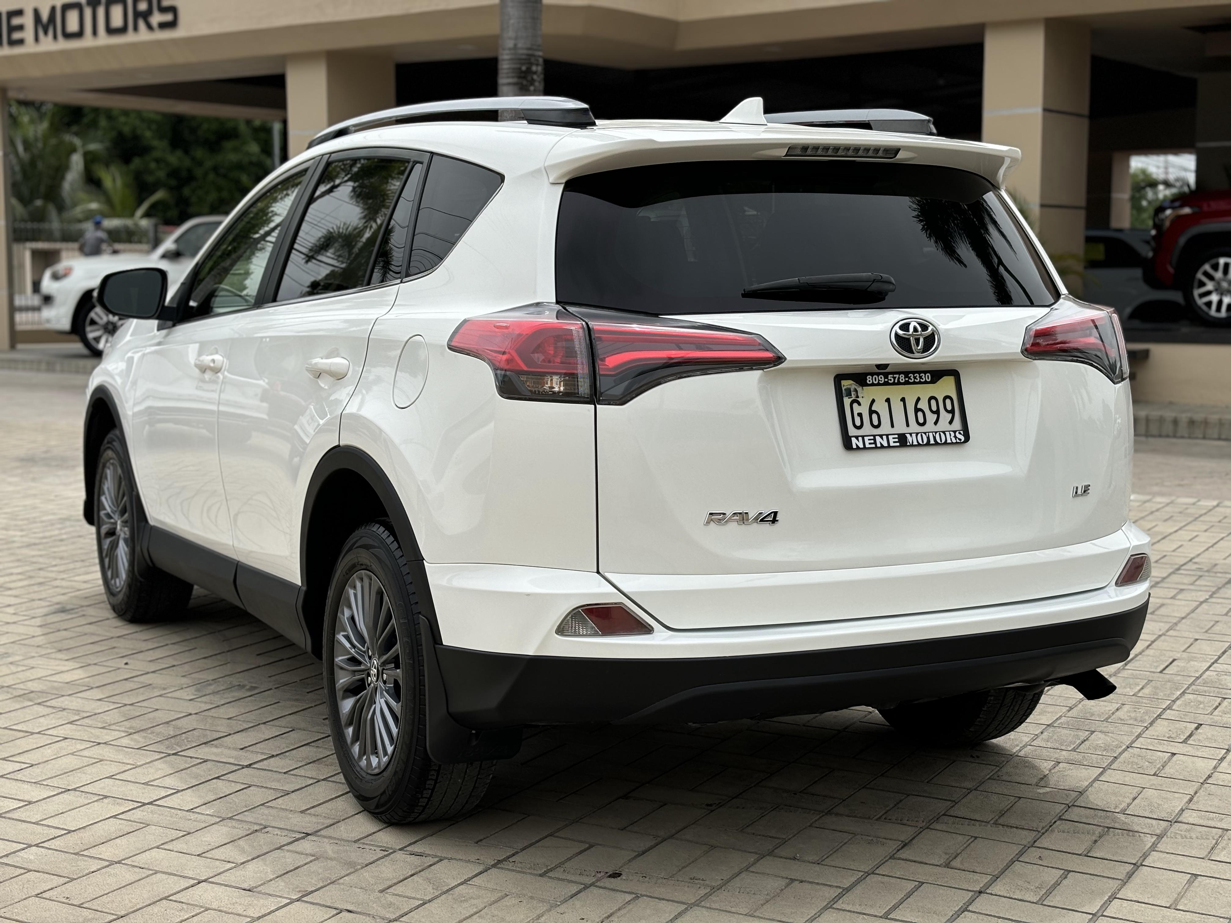 jeepetas y camionetas - Toyota Rav4 LE año 2018. 3