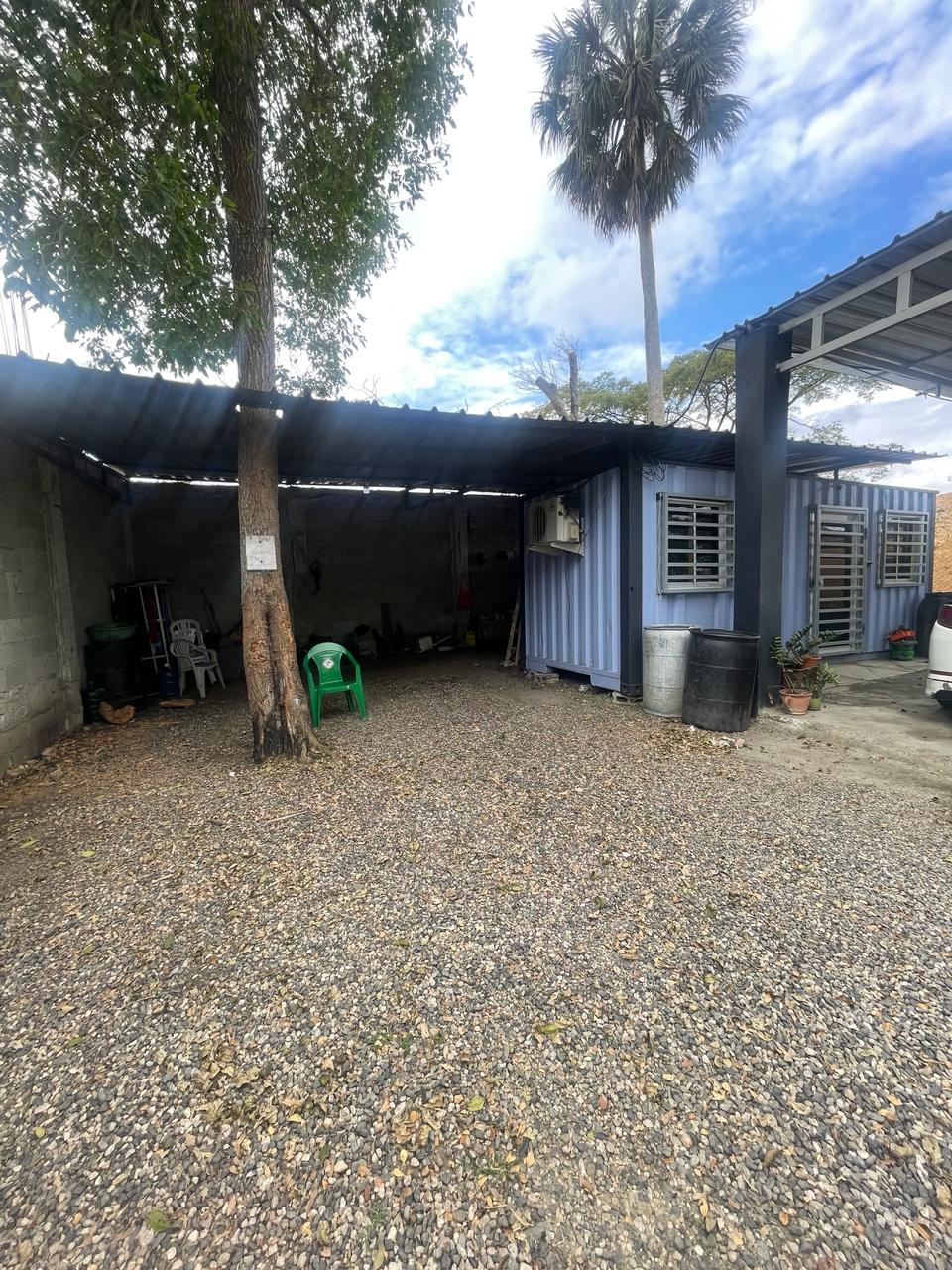 solares y terrenos - Terreno Frente al Aeropuerto con 1,573Mts2  3