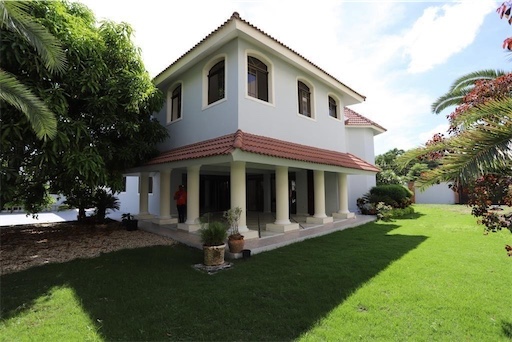 casas - Casa Amplia en Venta 