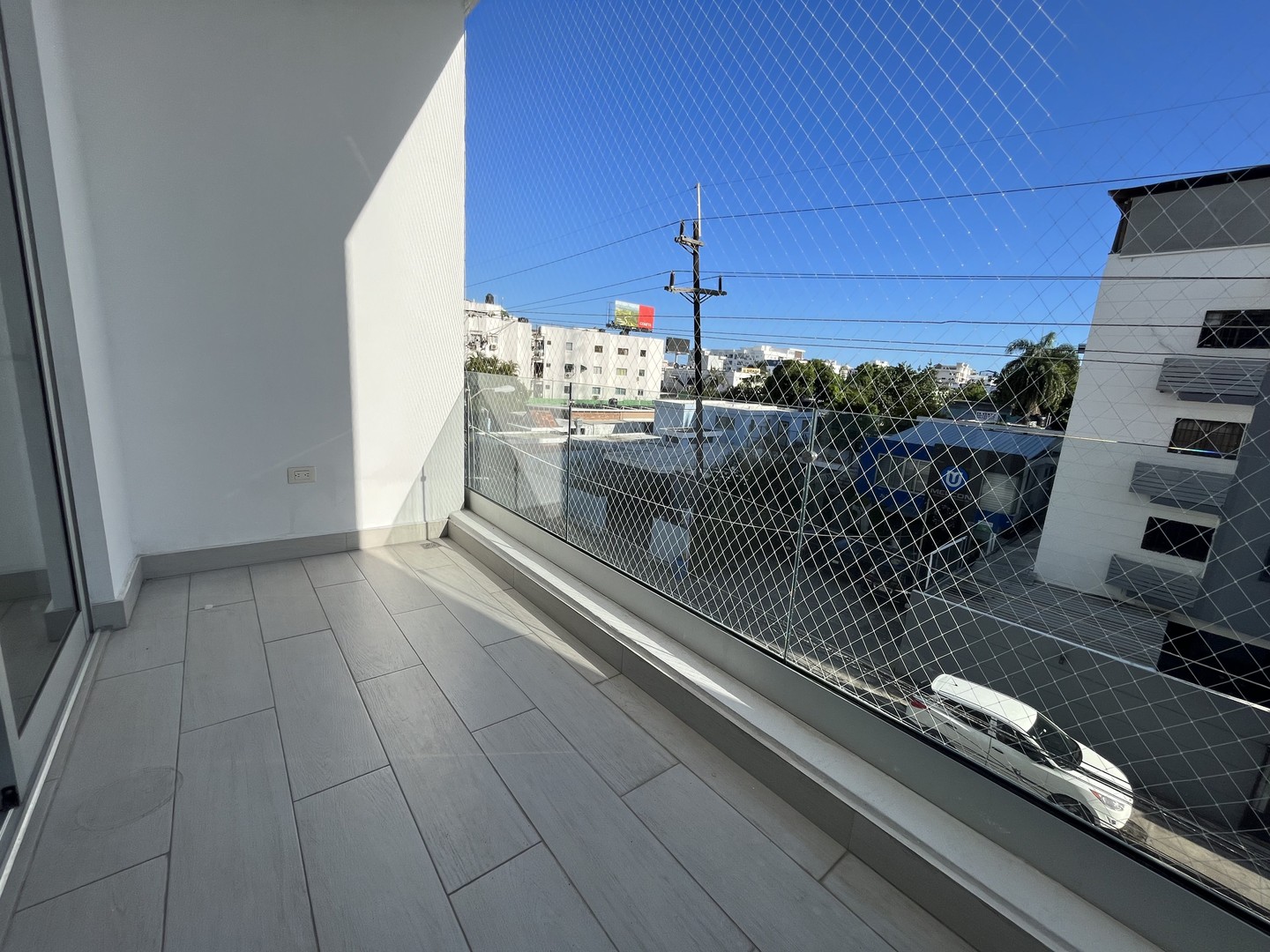 apartamentos - Evaristo Morales linea blanca 3 habitaciones 3.5 baños 2 parqueos balcon 0