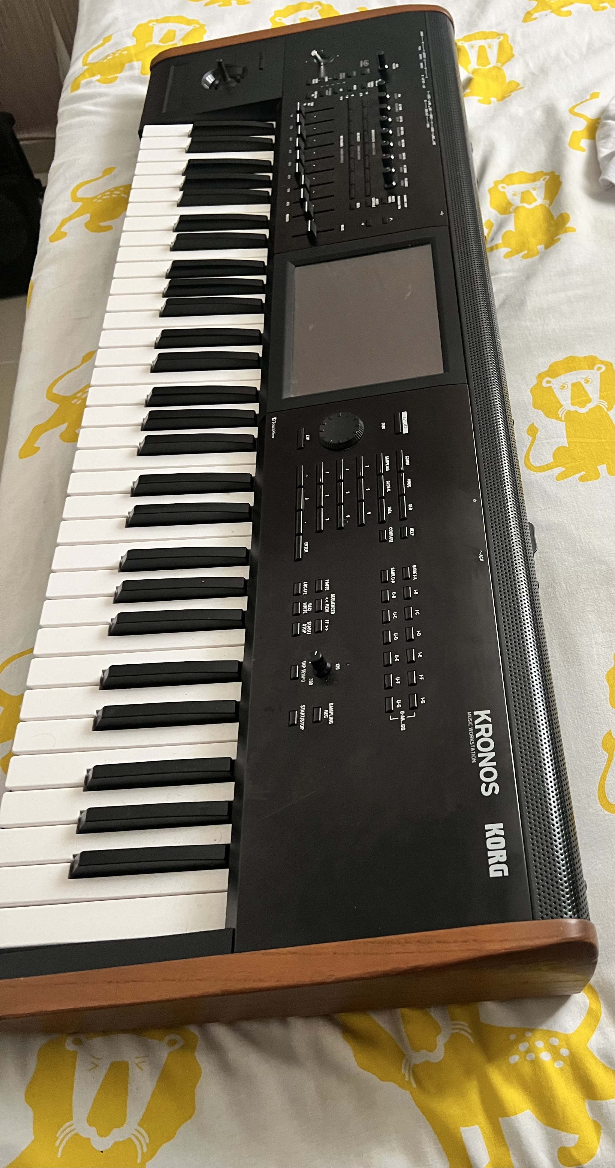 instrumentos musicales - Vendo korg kronos segunda version en buen estado . 1