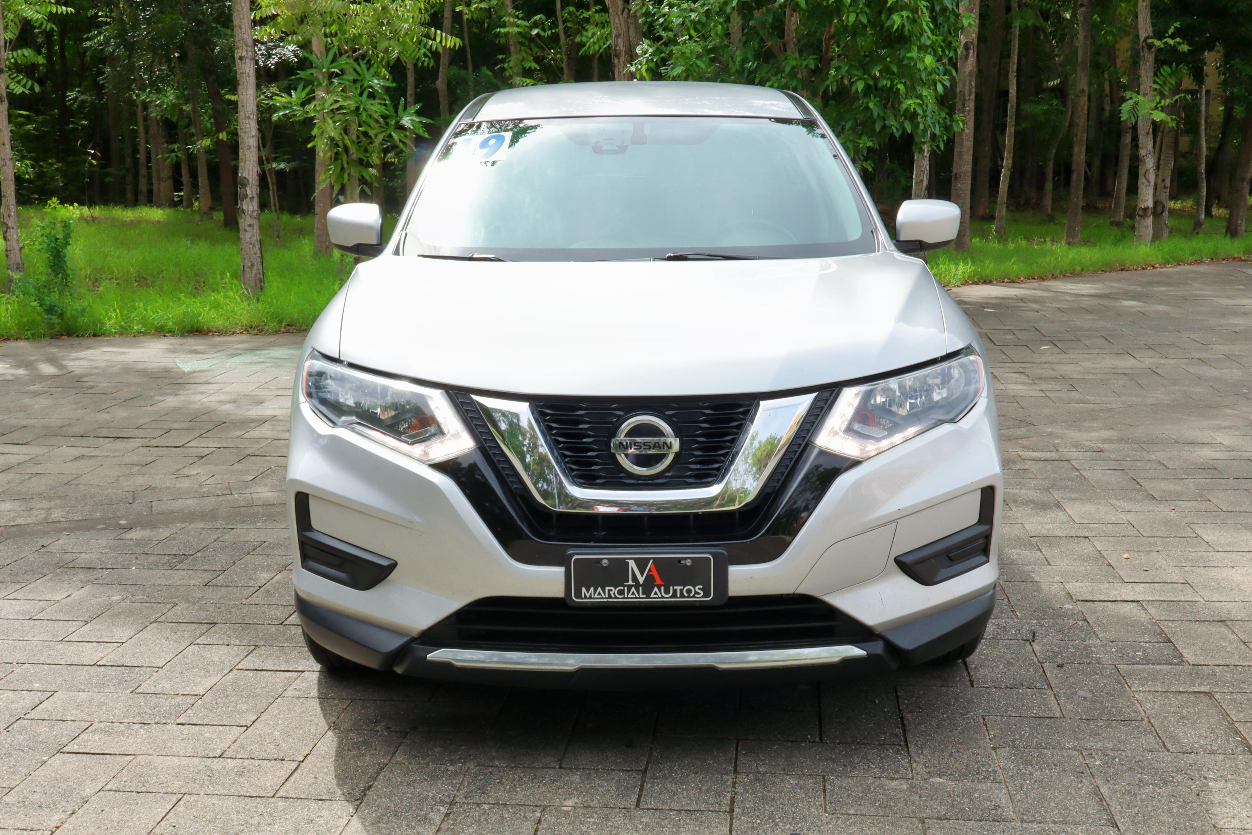 jeepetas y camionetas - Gran oportunidad de montarte en esta impecable lujosa Nissan rogué 2019  1