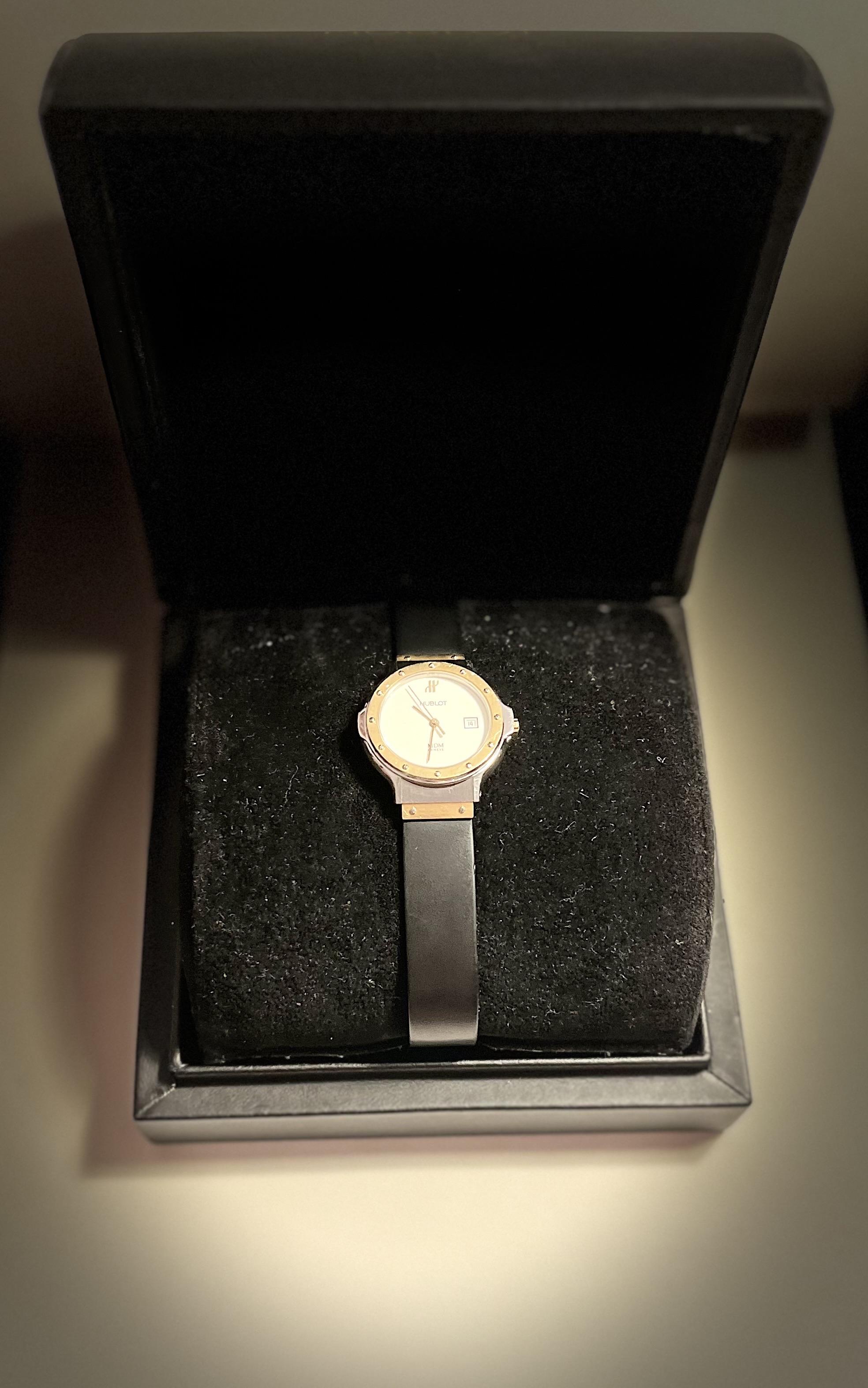 joyas, relojes y accesorios - Se vende reloj hublot mdm de mujer oro 18k con Acero 9