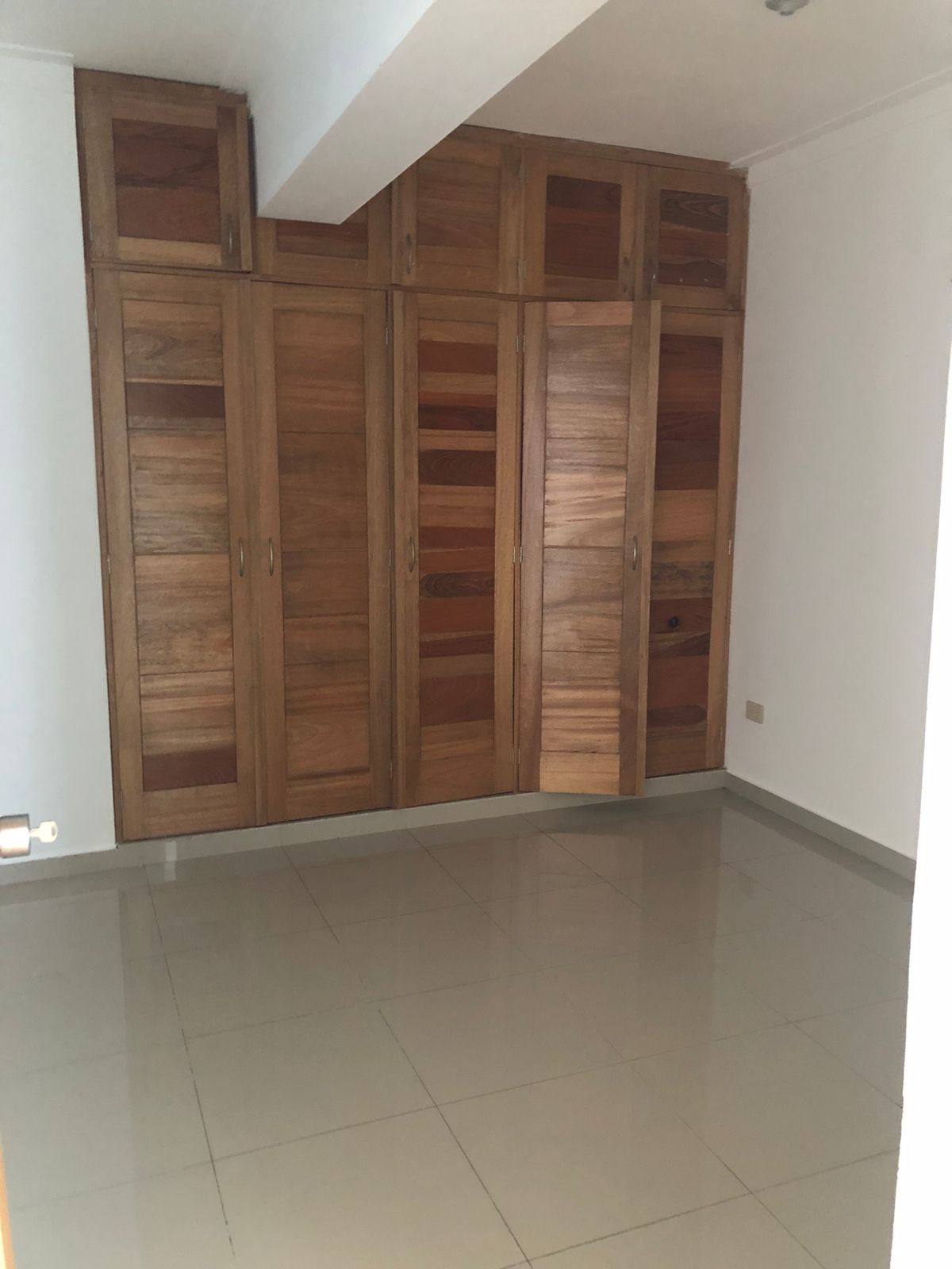 apartamentos - Apartamento cómodo Arroyo Hondo 2do piso 3