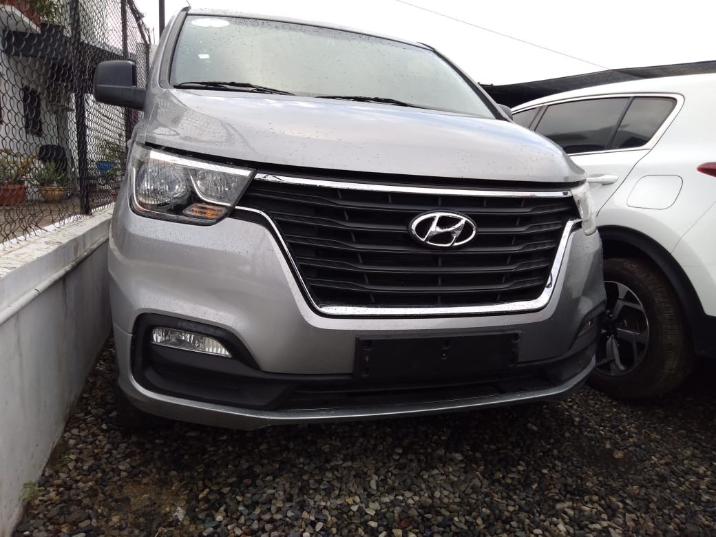 jeepetas y camionetas - HYUNDAI GRAND STAREX 2018 GRIS
DESDE: RD$1,200.100 1