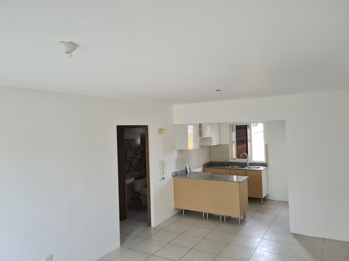 apartamentos - Te presento esta excelente oportunidad de compra en Santo Domingo Este.

 4