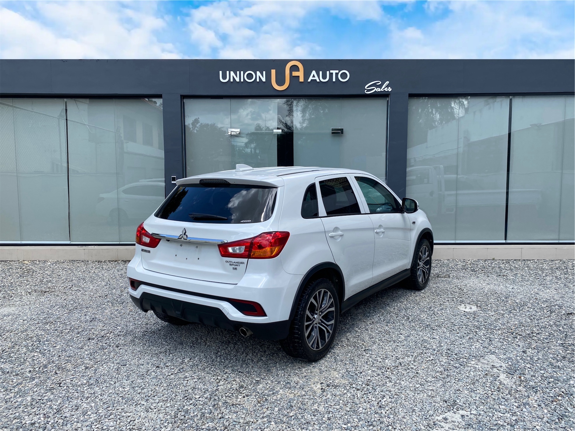 jeepetas y camionetas - Mitsubishi Outlander Sport SE 2019 1