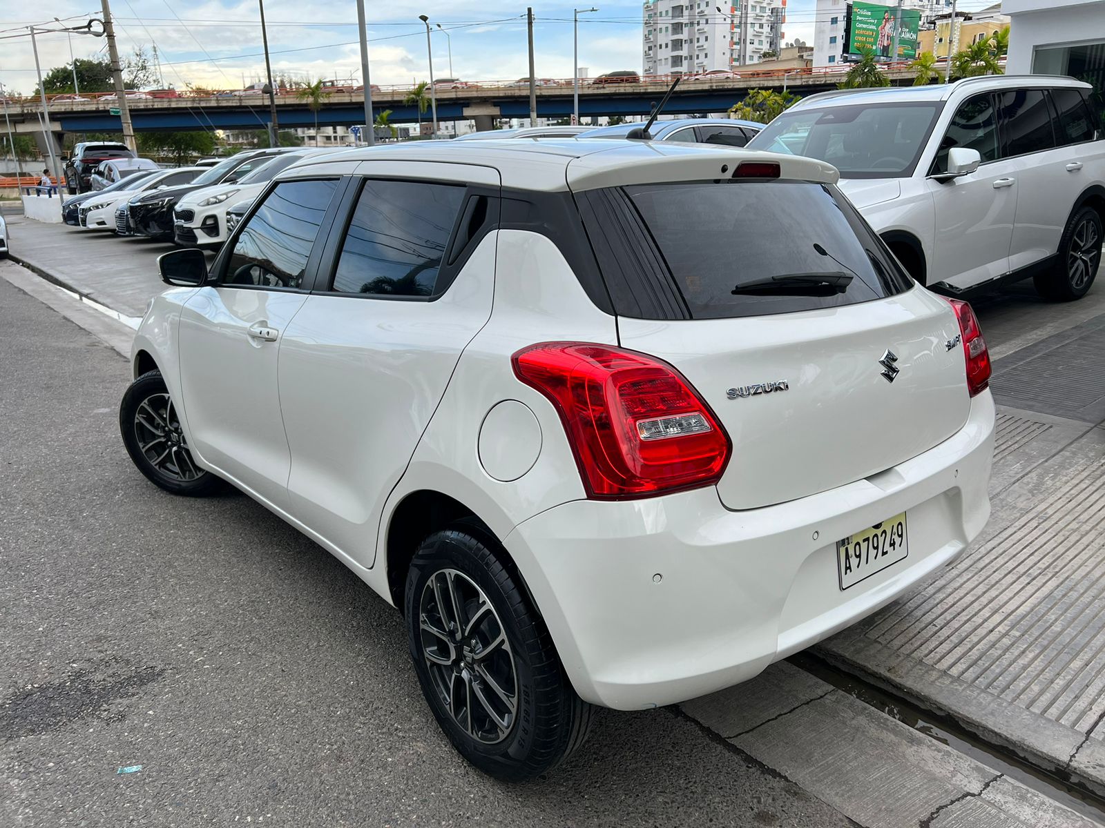 carros - SUZUKI SWIFT 2022 3