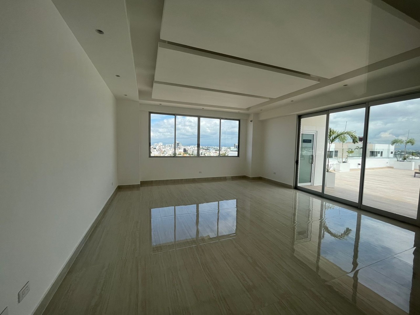 apartamentos - Evaristo Morales linea blanca 3 habitaciones 3.5 baños 2 parqueos balcon 2