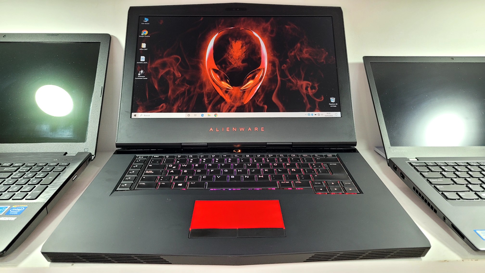 computadoras y laptops - Alienware Gamer R3 17 Pulg Core i7 Ram 16gb ddr4 Nvidea Gtx 1070 8gb Dedicada