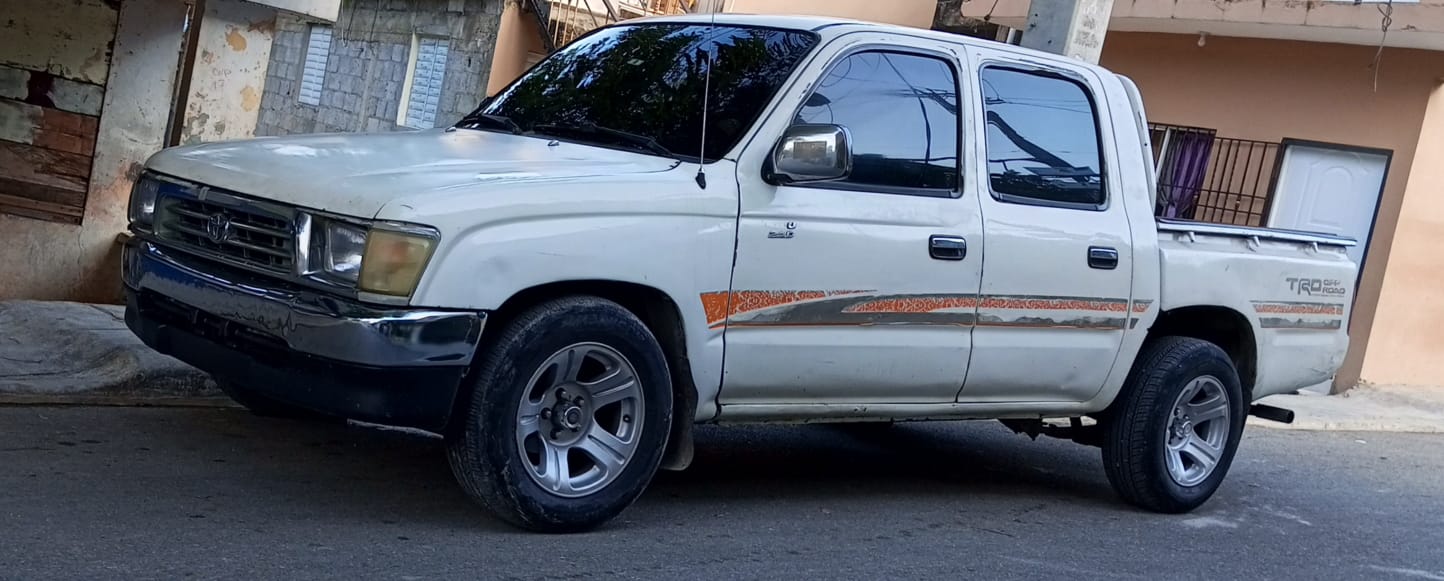 jeepetas y camionetas - Toyota hilux 