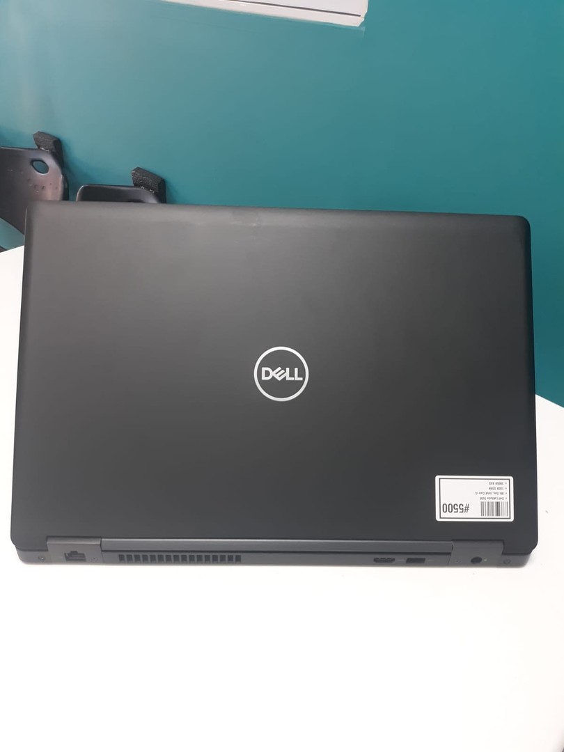 computadoras y laptops - Laptop, Dell Latitude 5590 / 8th Gen, Intel Core i5 / 16GB DDR4 / 300GB SSD

 6