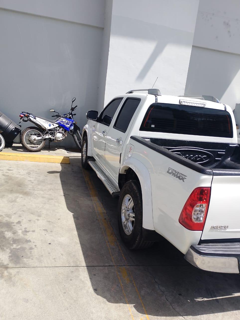 jeepetas y camionetas - Isuzu dmax 2011 2