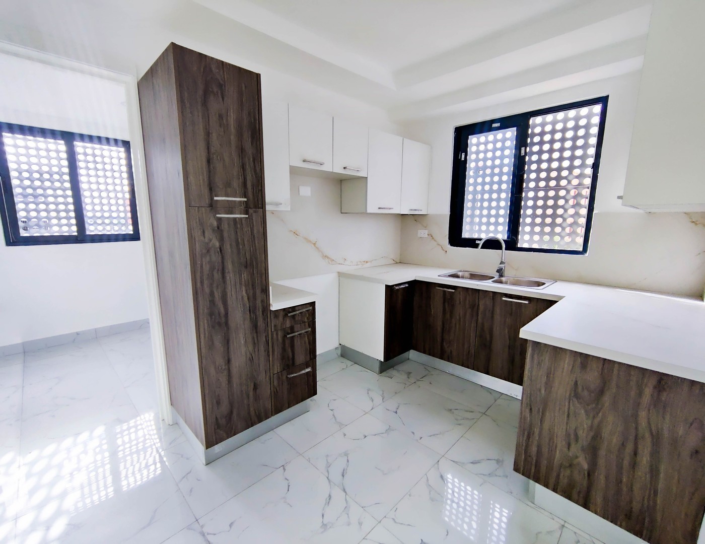 apartamentos - Evaristo Morales nuevo 120m2 3 habitaciones 2.5 baños 2 parqueos balcon 8