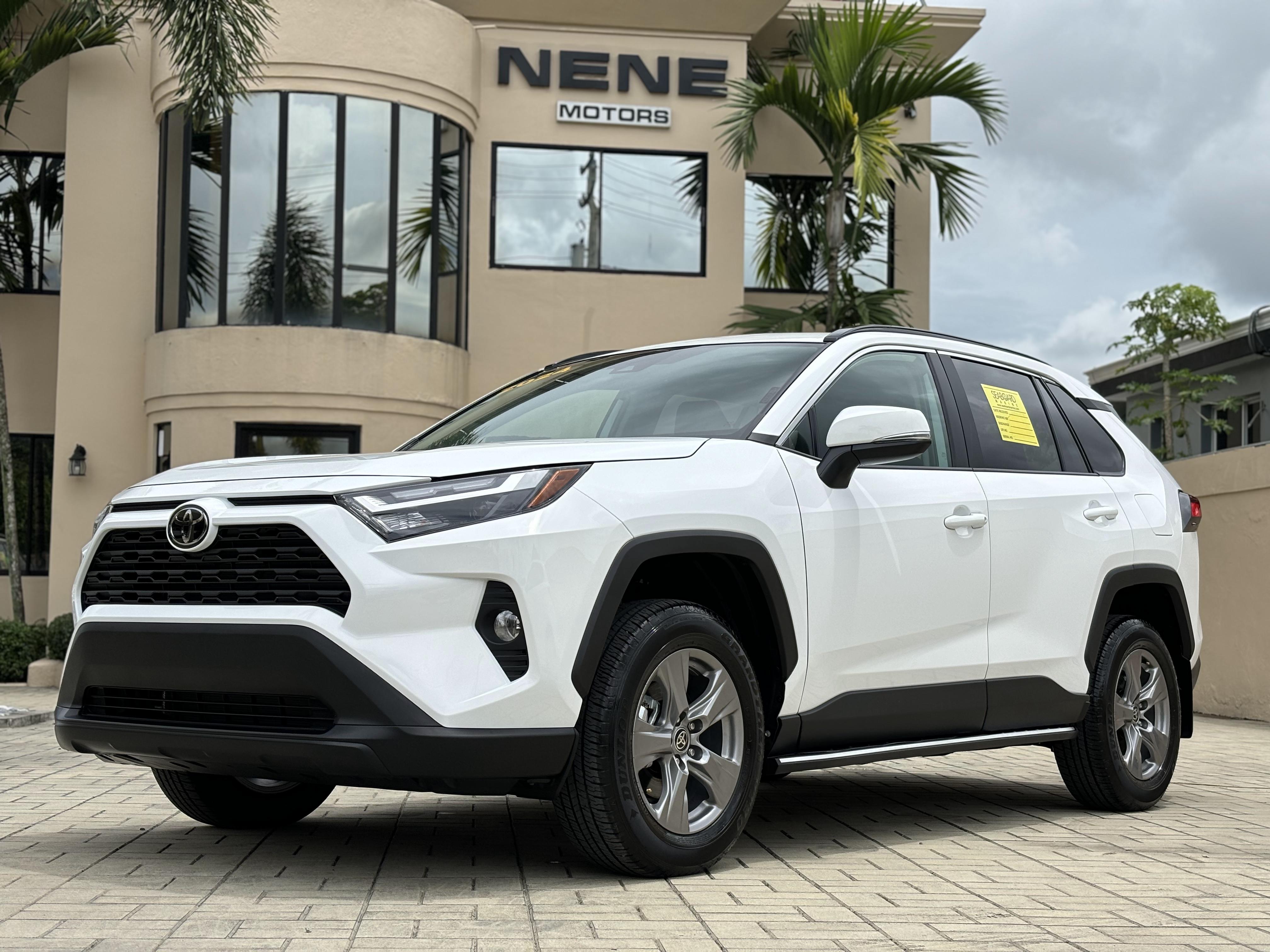 jeepetas y camionetas - Toyota RAV4 XLE 4x4 año 2024 Recién Importada.