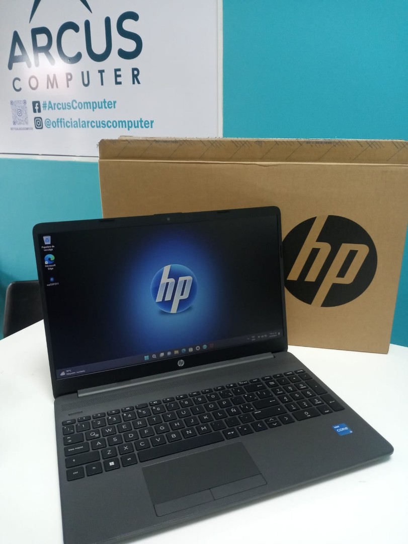 computadoras y laptops - Laptop, HP 250 G9 / 12th Gen, Intel Core i3 / 8GB DDR4 / 256GB SSD 8