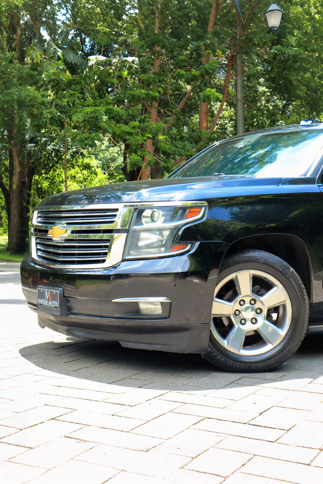 jeepetas y camionetas - Montate en esta impecable confortable espaciosa chevrolet tahoe premier 2017  2